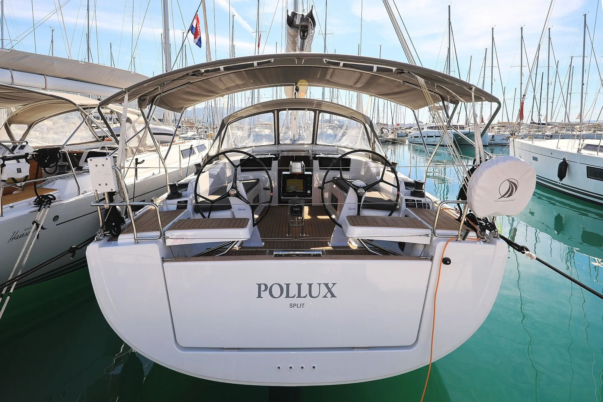 Charter a 12.4m Boat in Kastela