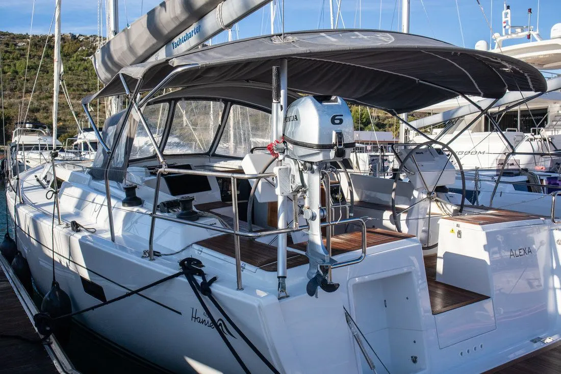 Charter a 13.95m Boat in Primošten