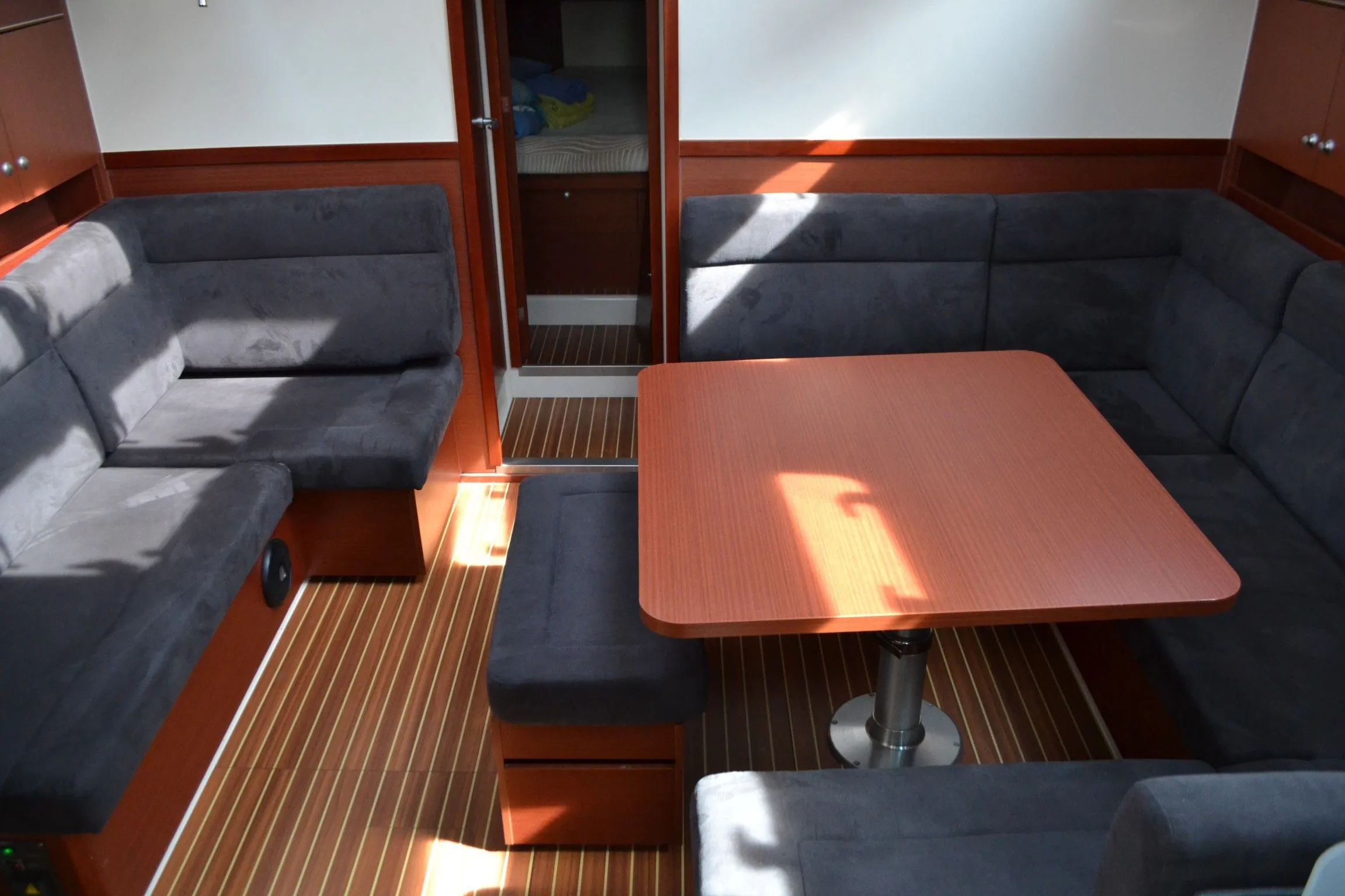 Bare Necessities Charterboot - 4