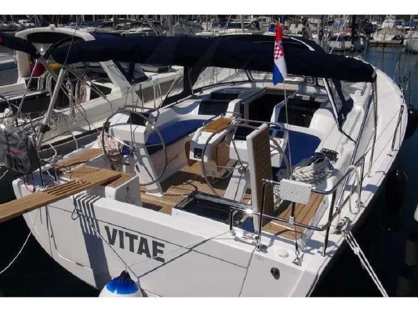 Explore Medulin on a 13.95m 4 Cabin Sailing Yacht Rental