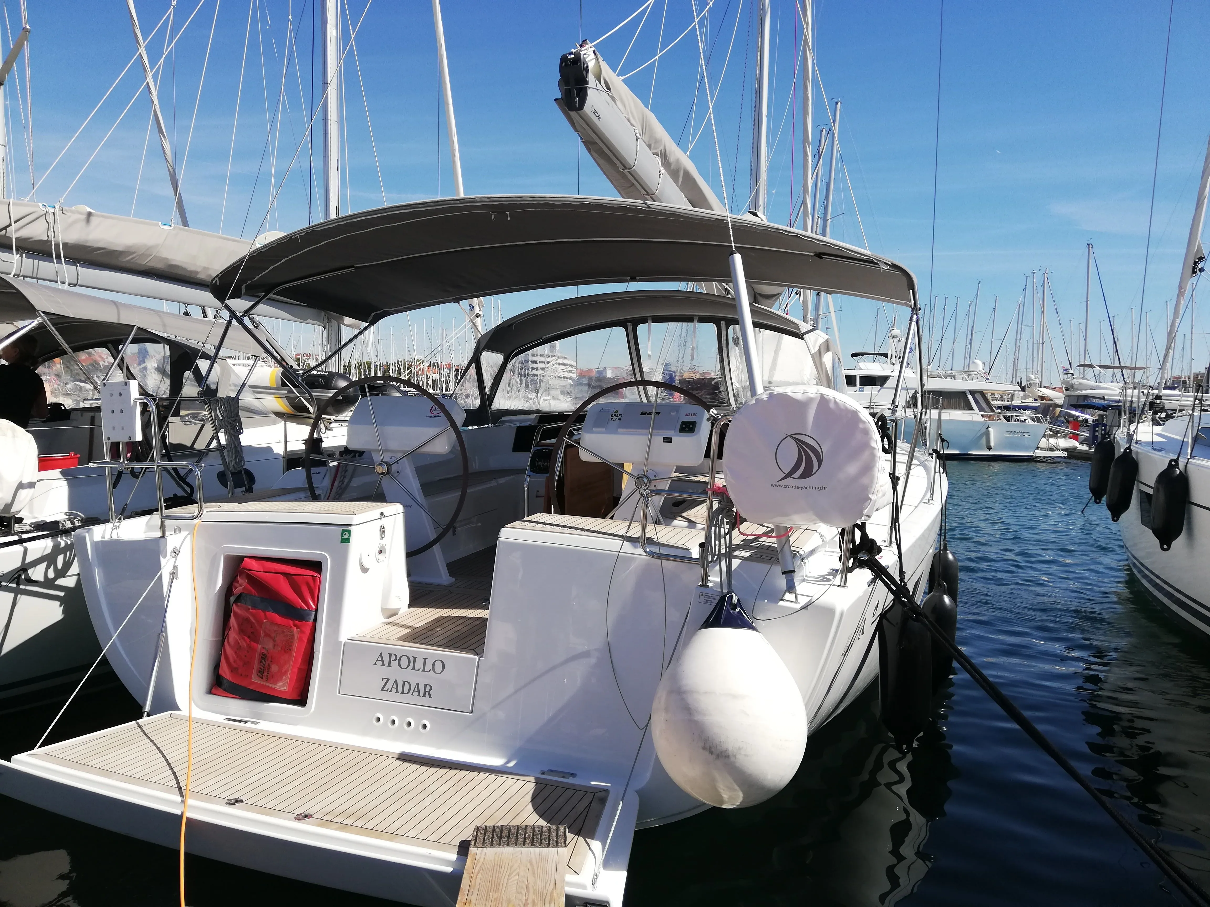 Apollo Charterboot - 3