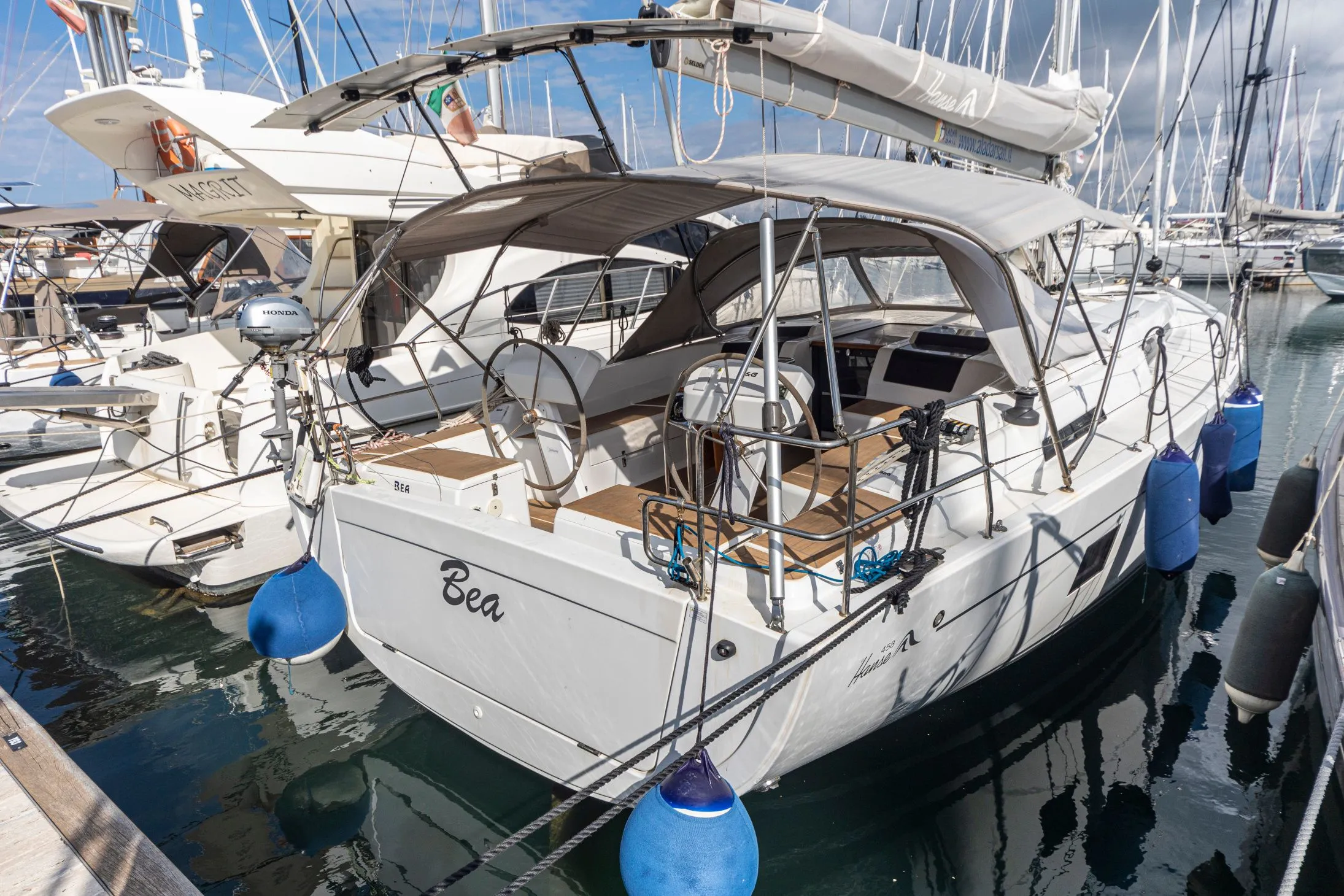 Boat - Rent a 14.04m Sailing Yacht Hanse 458 in Puntone di Scarlino
