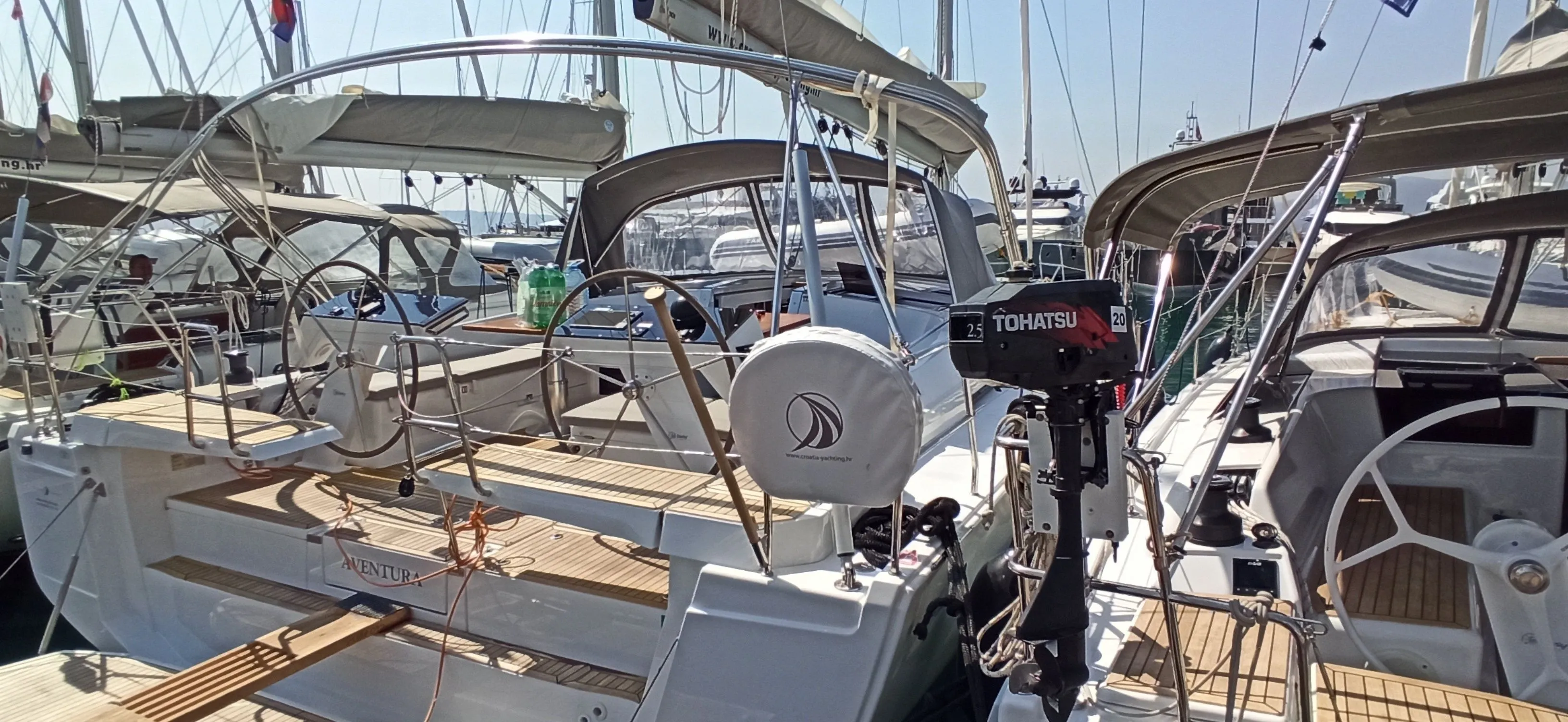 Aventura Charter Boat