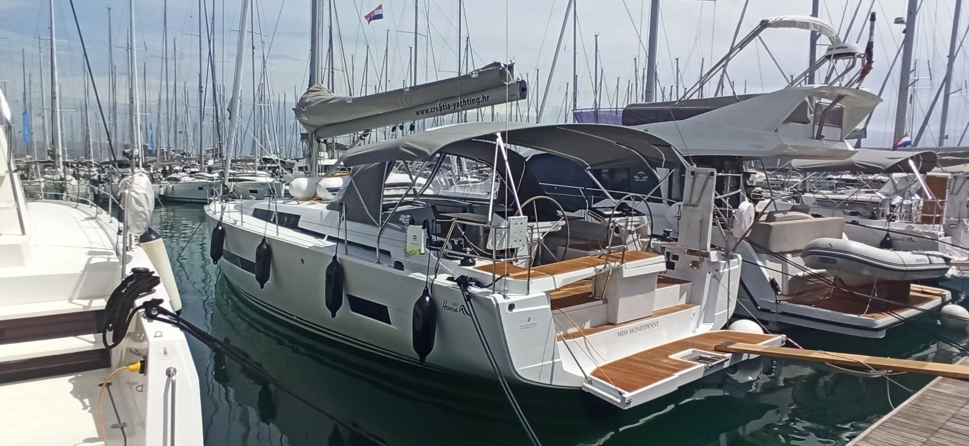 Boot - Rent a 14.6m Sailing Yacht Hanse 460 in Kastela