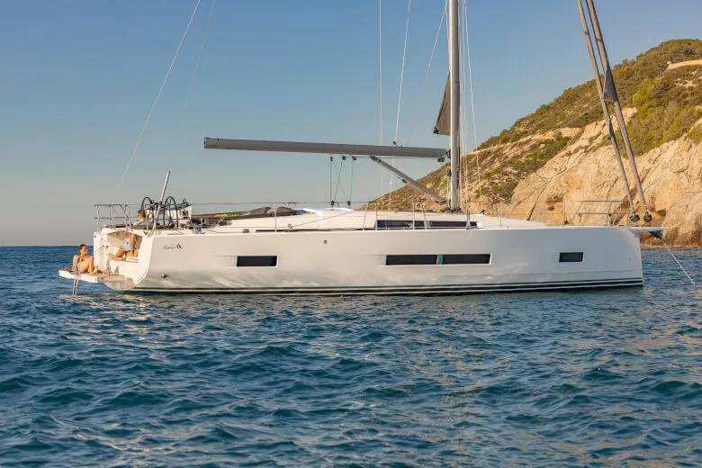 Charter a 14.6m 3 Cabin Sailing Yacht in Balatonfured