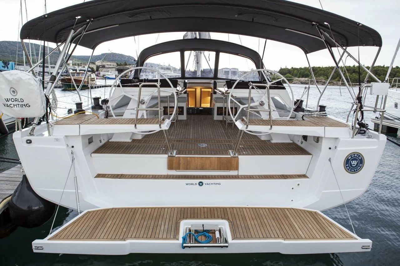 Boot - Charter a 14.6m Hanse 460 Sailing Yacht in Šibenik