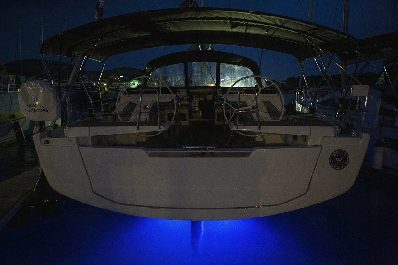 White Pearl Charterboot - 3