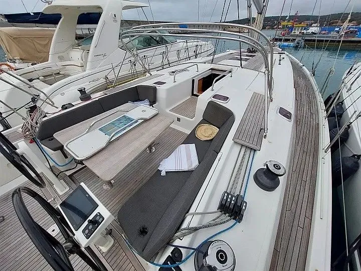 White Vertigo Mietboot