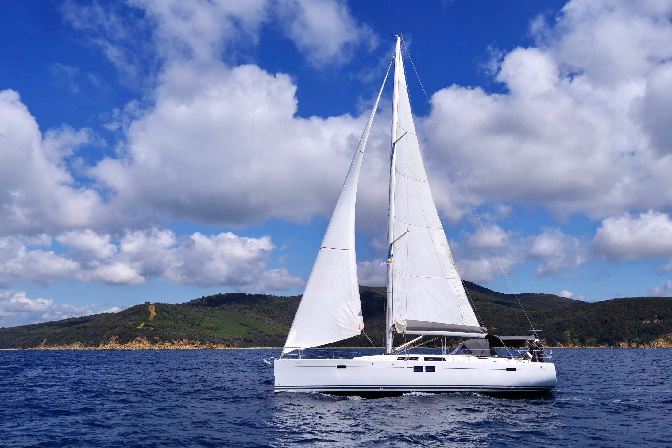 Charter a 14.85m Hanse 505 in Furnari