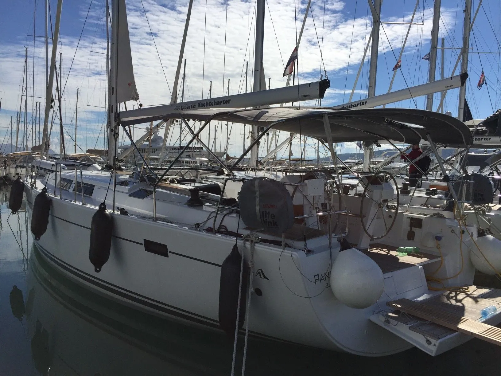 Boot - Charter a 15.4m Hanse 505 in Trogir