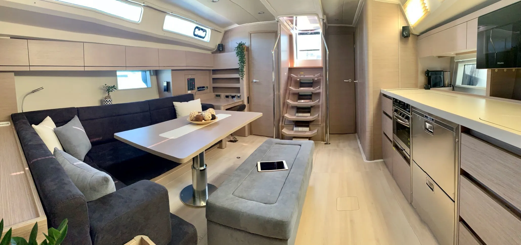 Чартер Apollo - 5