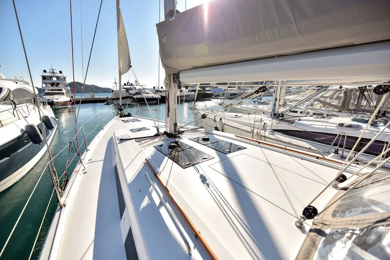Hamam Charter Boat