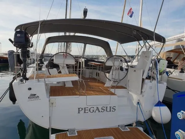 Pegasus Kiralık Teknesi - 1