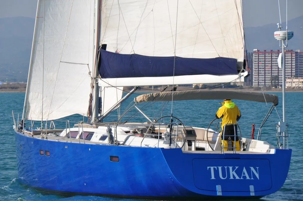 Tukan Charter Boat