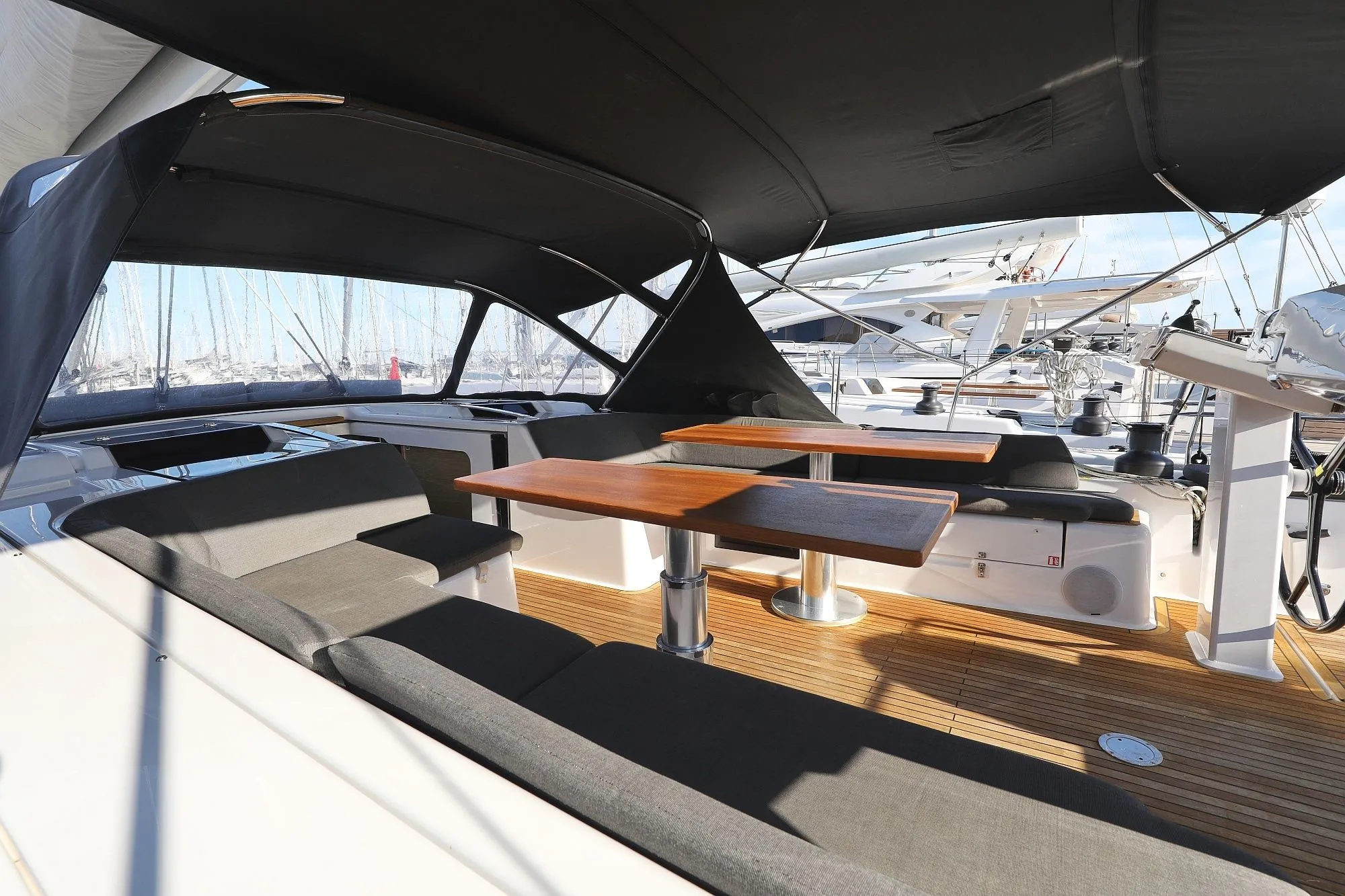 Supernova 2 Charter Boat - 5