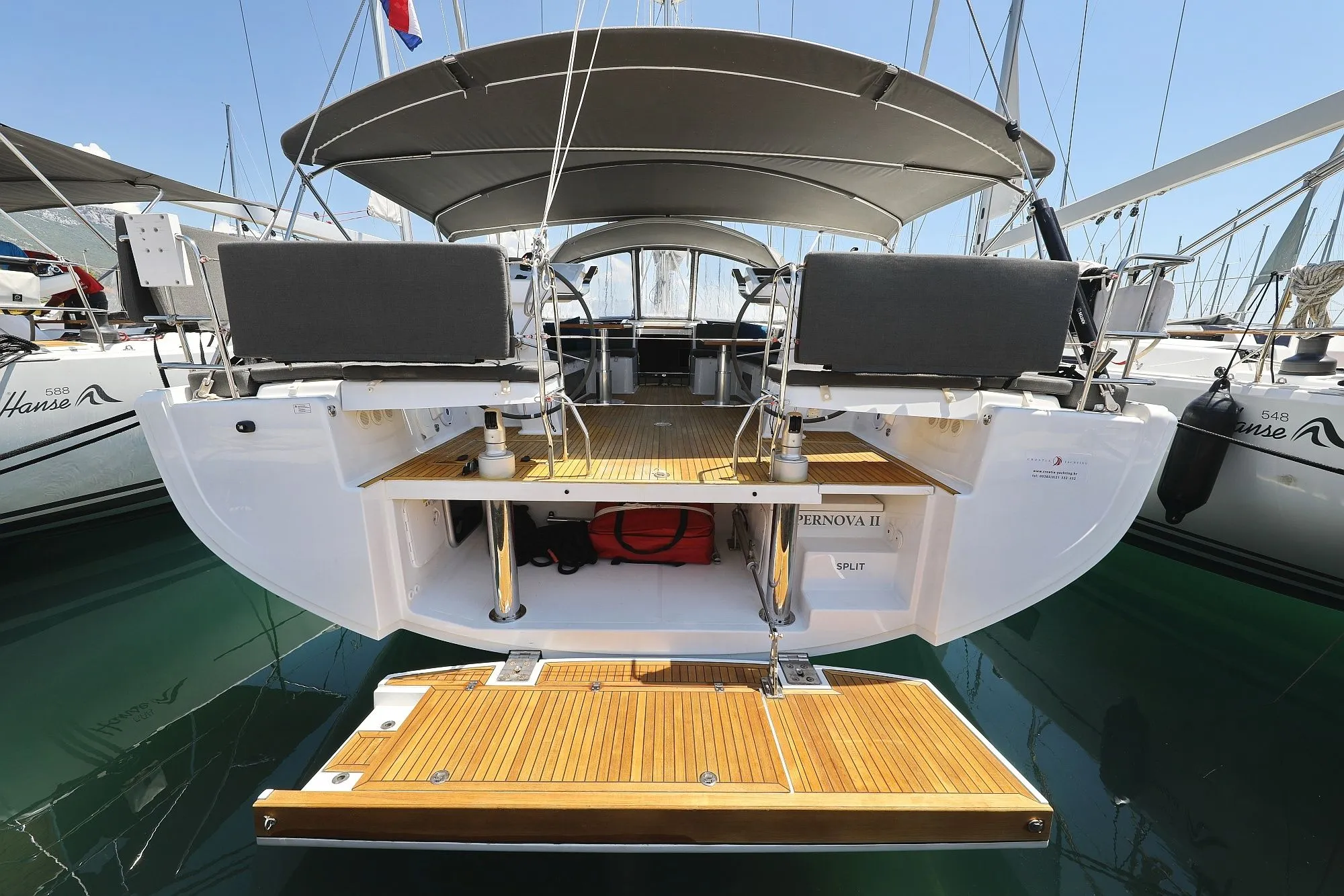Supernova 2 Charter Boat - 3