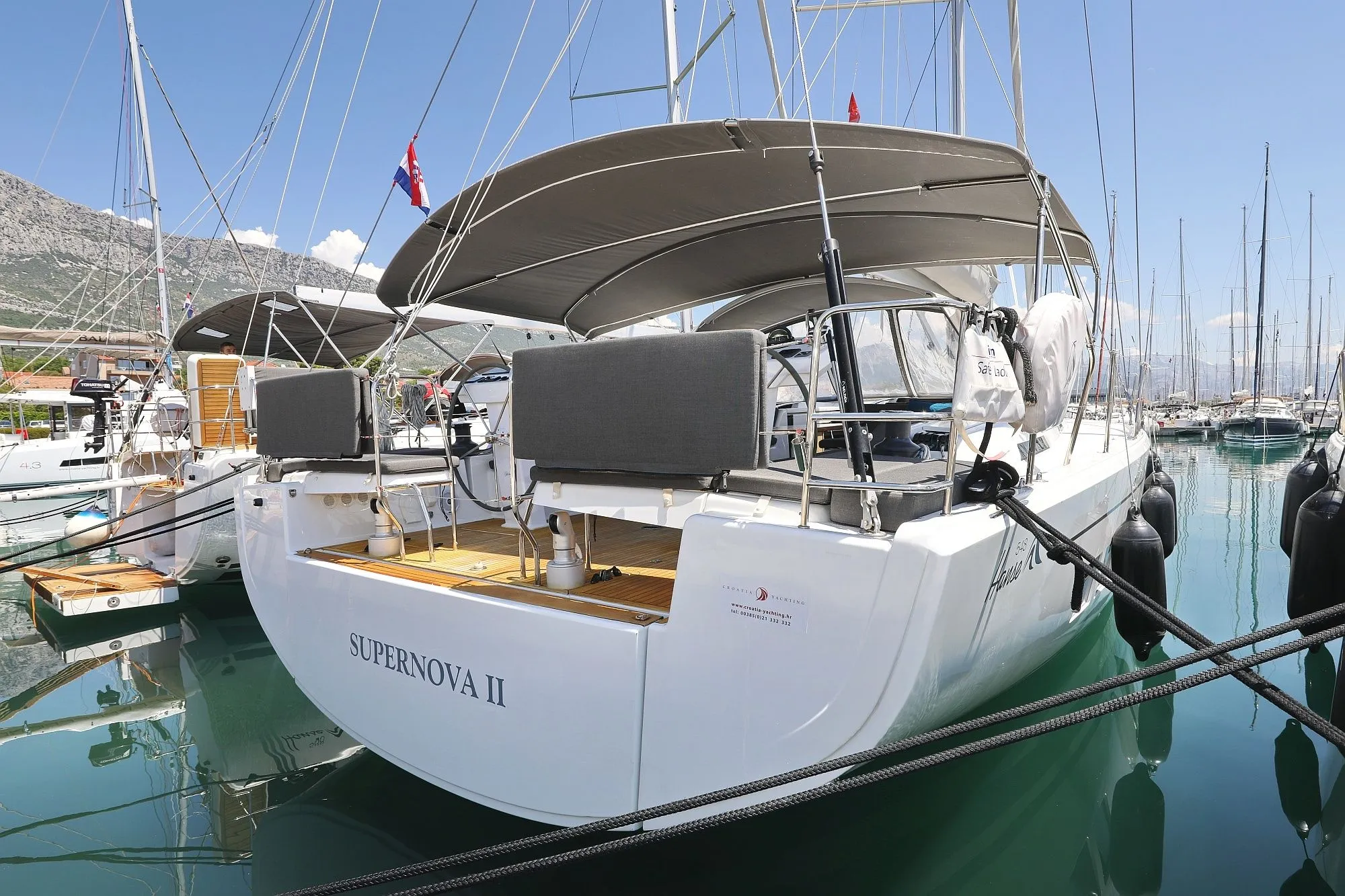 Supernova 2 Charter Boat - 1