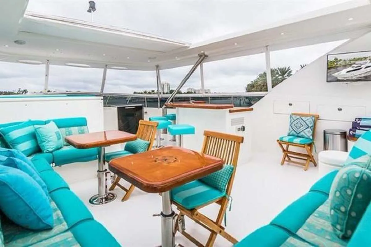 30.78m Tortola Motor Yacht Hargrave 101 Hire
