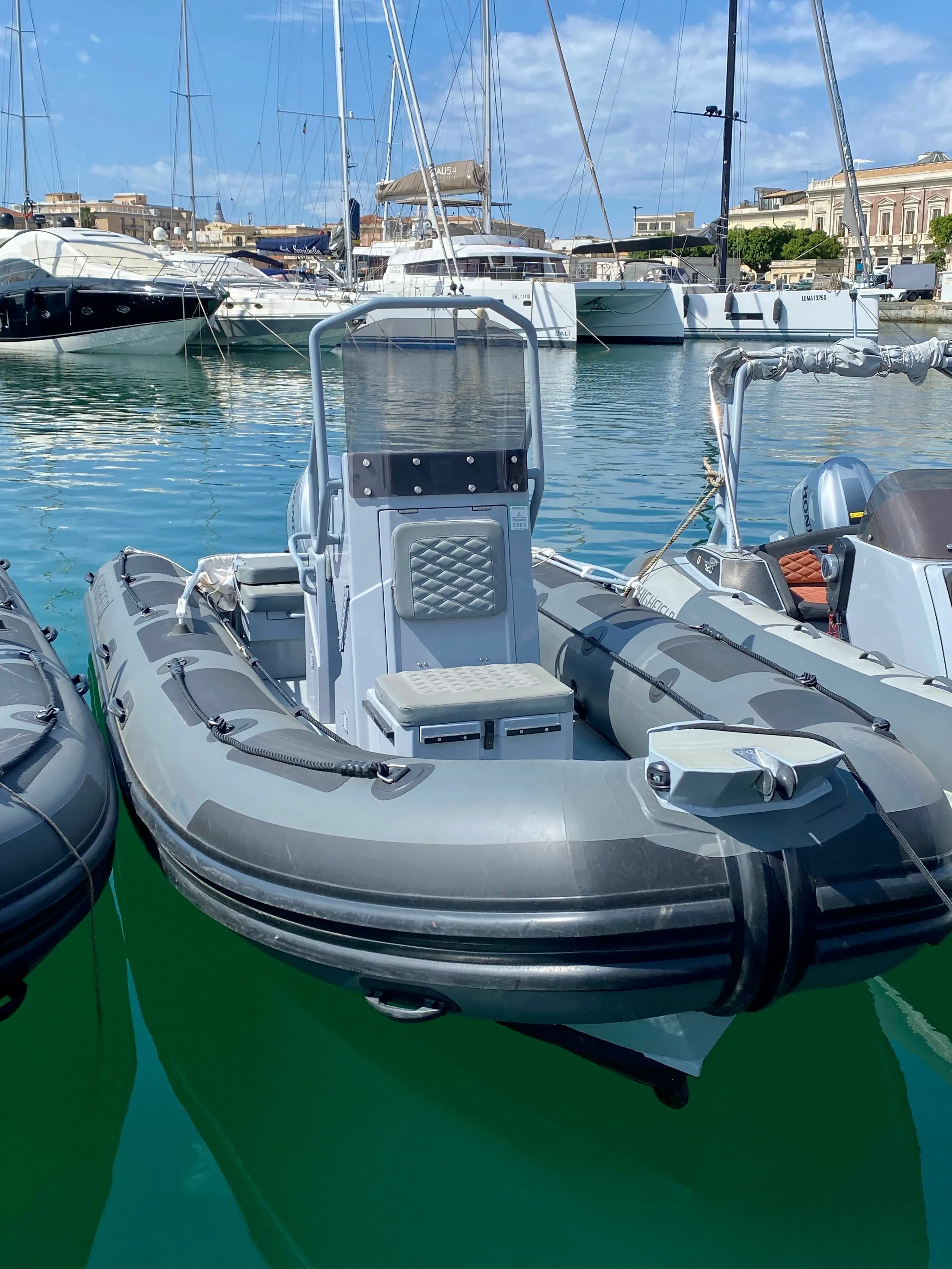 Explore Siracusa on a 5.44m Rental Boat