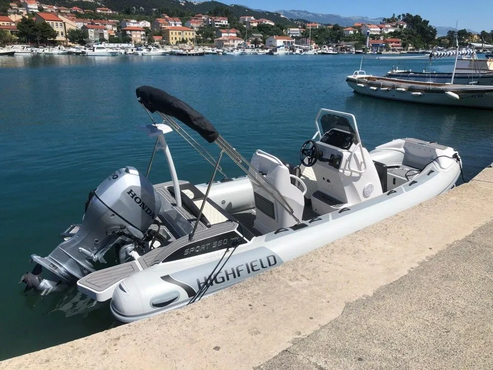 No Name Charter Boat