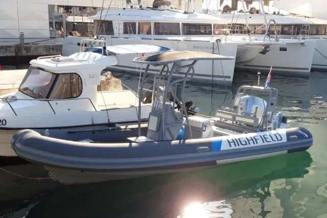 Rent a 6m Boat in Kastela