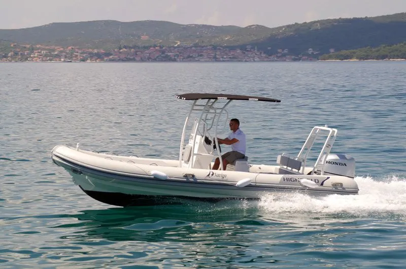 Charter a 6.51m Motor Boat in Sukosan