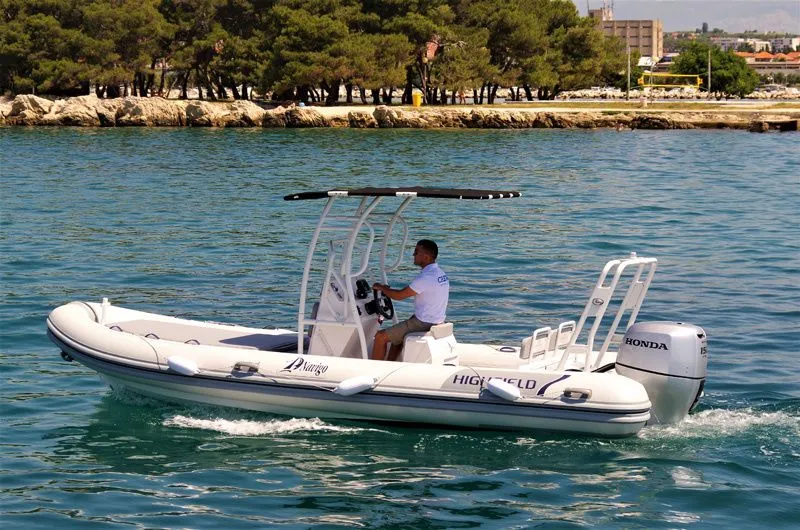 Charter a 6.51m Motor Boat in Sukosan
