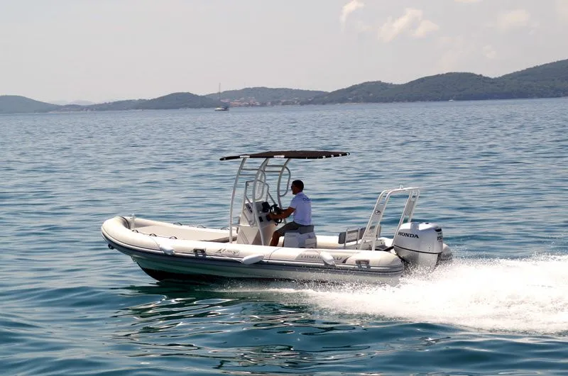 Charter a 6.51m Motor Boat in Sukosan