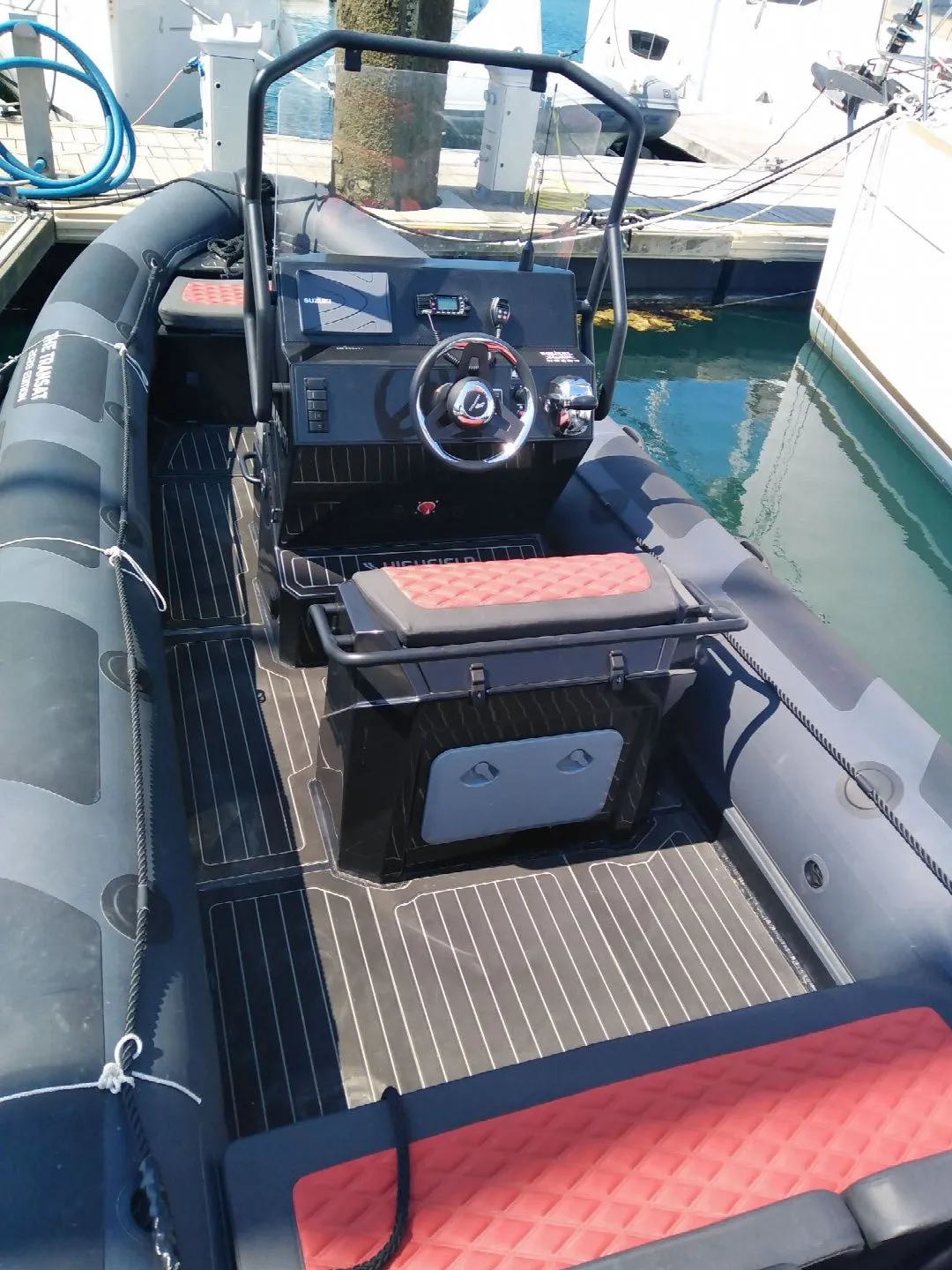 Rent a 6.6m Motor Boat Highfield 660 in Saint Malo