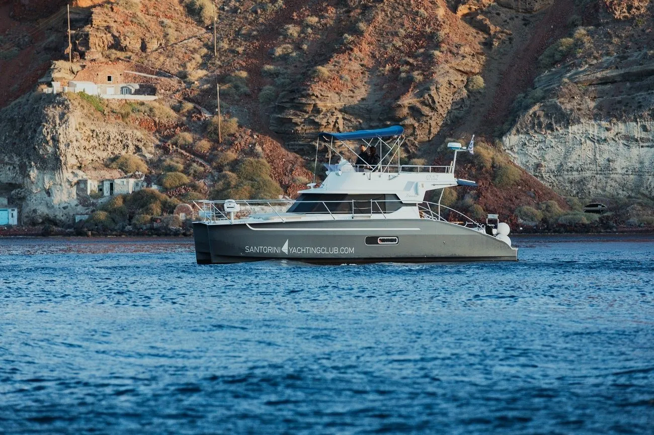 Rent a 10.35m Highland 35 Power Catamaran in Theologos