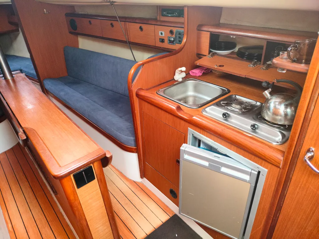 Zakapior Charter Boat