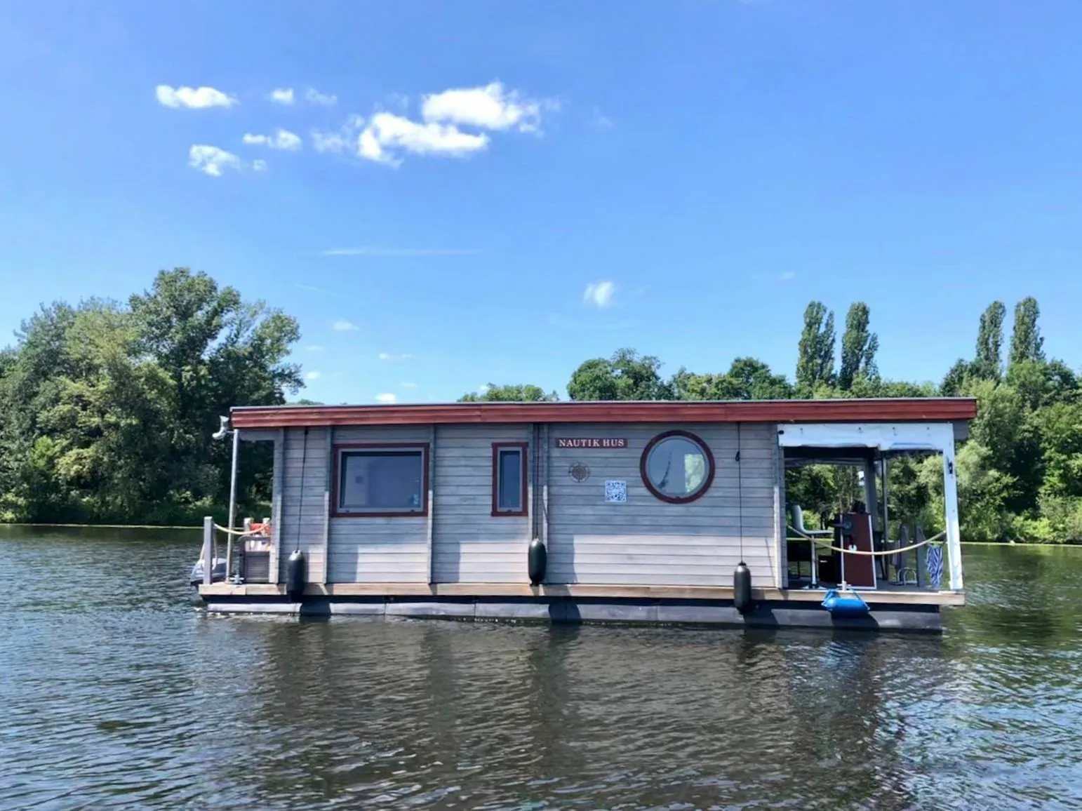 Charter a 10m House Boat in Werder
