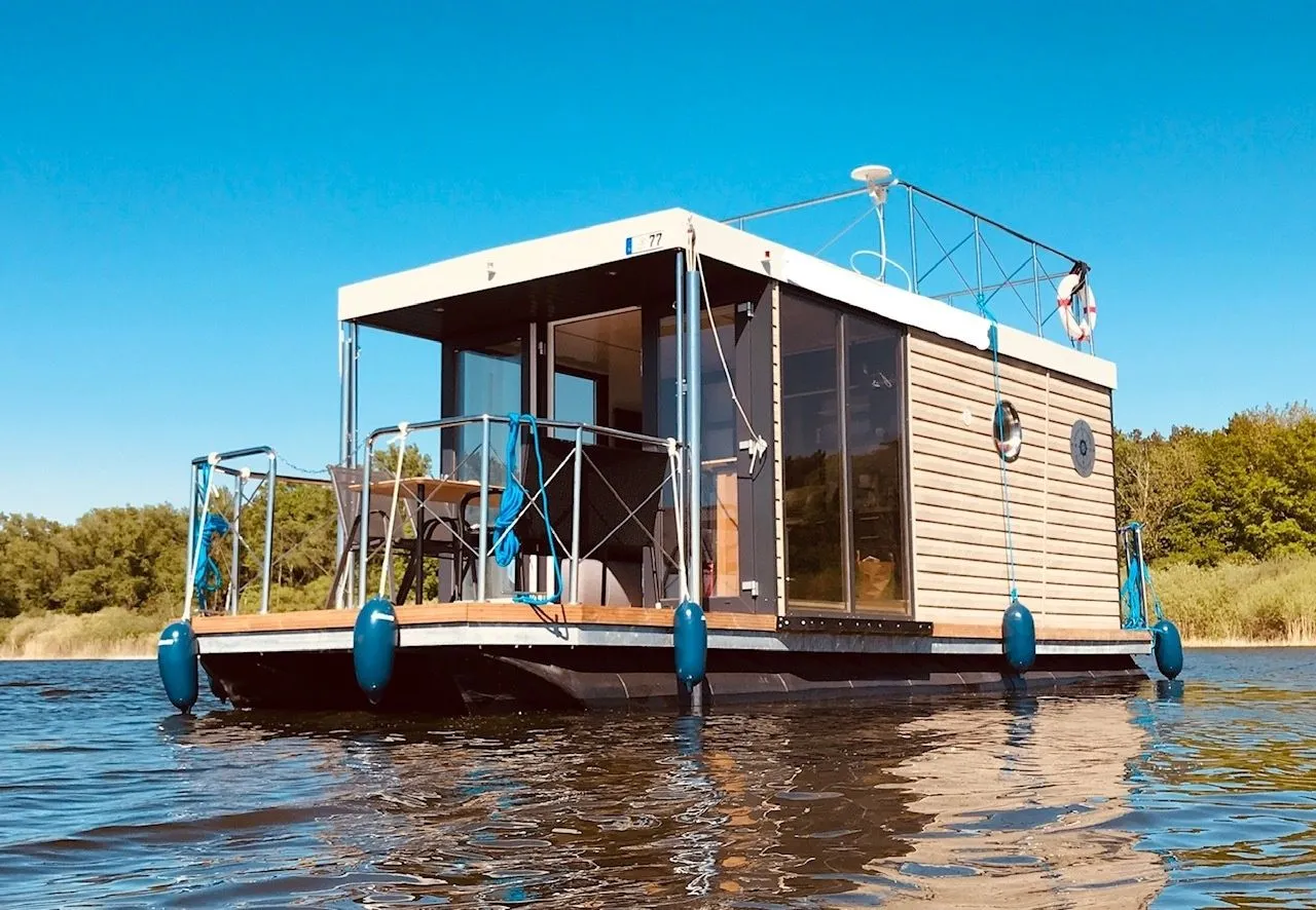 Explore Zehdenick on a 9m Rental House Boat