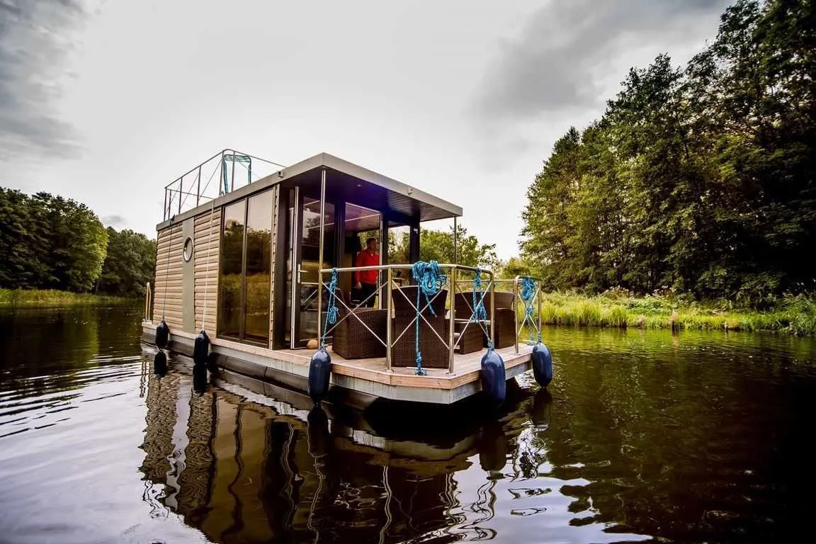 Rent a 9m Boat in Zehdenick