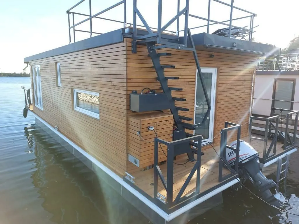 Röbel Kiralık 2 Kabinli 12.5m Ev Tekne