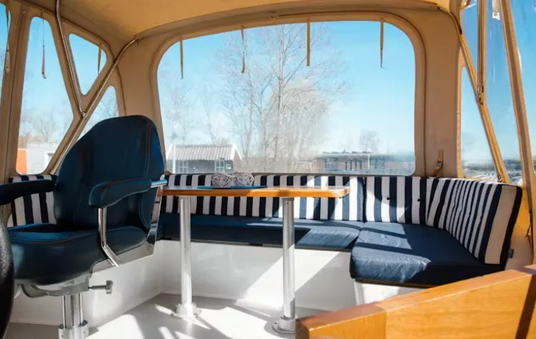 Felina Charter Boat