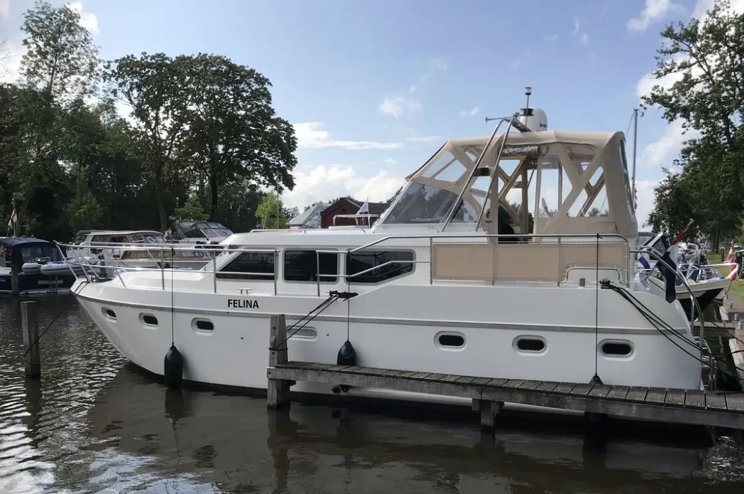 Felina Charter Boat