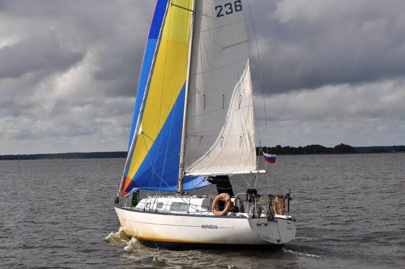 Charter a 9.17m Hunter 30 Sailing Yacht in Vyborg
