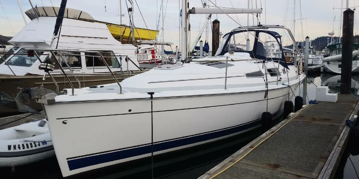 Rent a 10.17m Sailing Yacht in Nanaimo