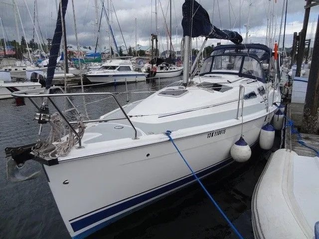 Rent a 10.21m Boat in Nanaimo