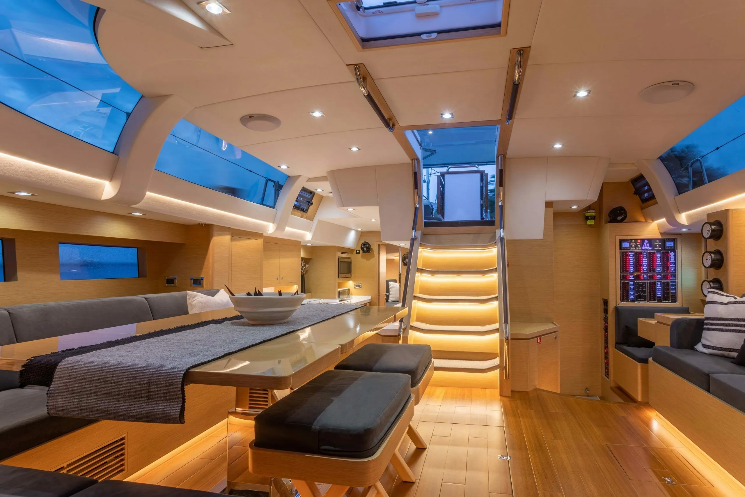 Charter a 17.38m Boat in Marsh Harbour