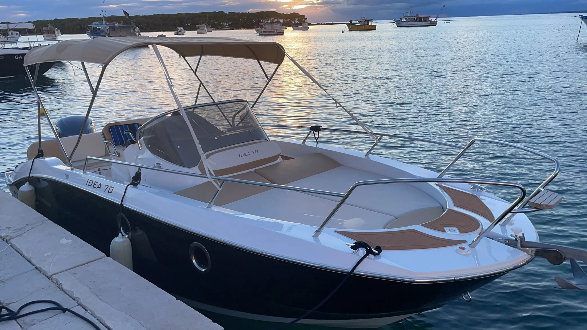 Explore Pula on a 7m Rental Idea Marine 70
