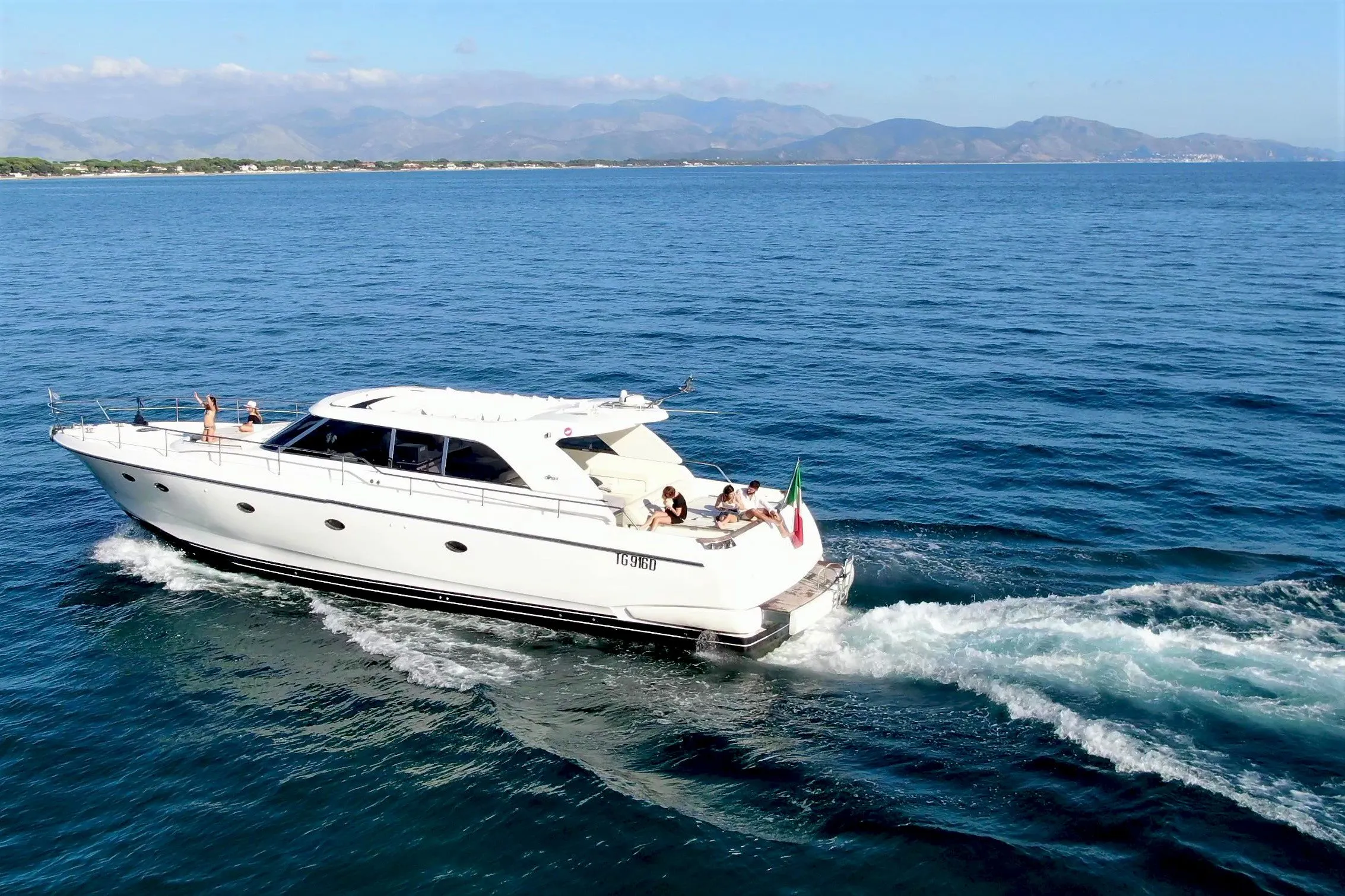 18m Terracina Motor Yacht Hire