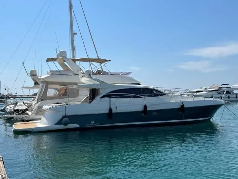Sirius Kiralık Teknesi