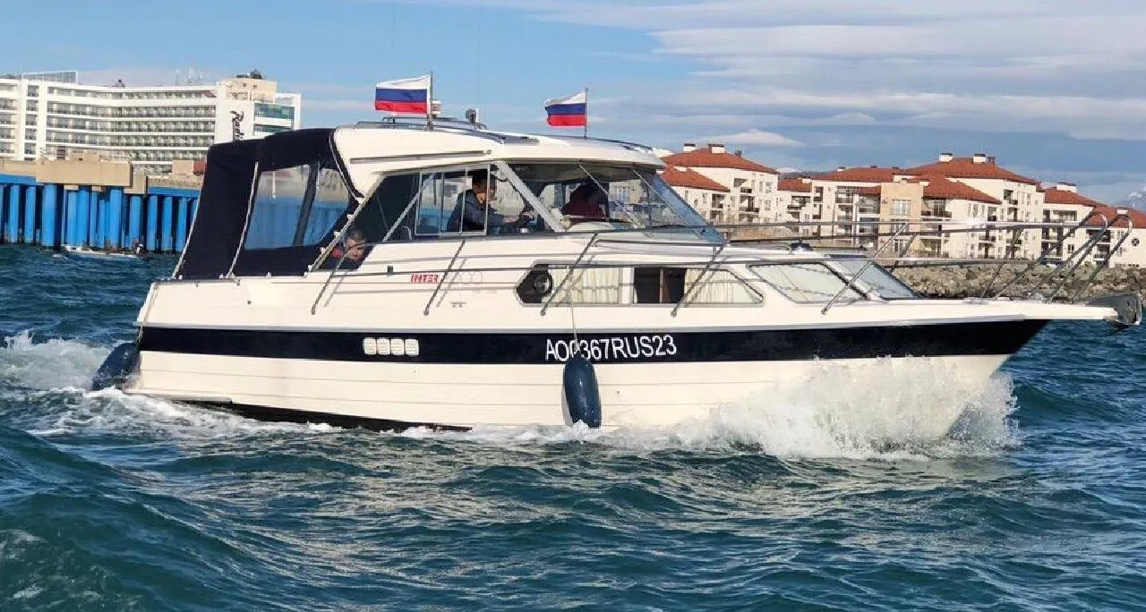 Zhemchuzhina Charter Boat
