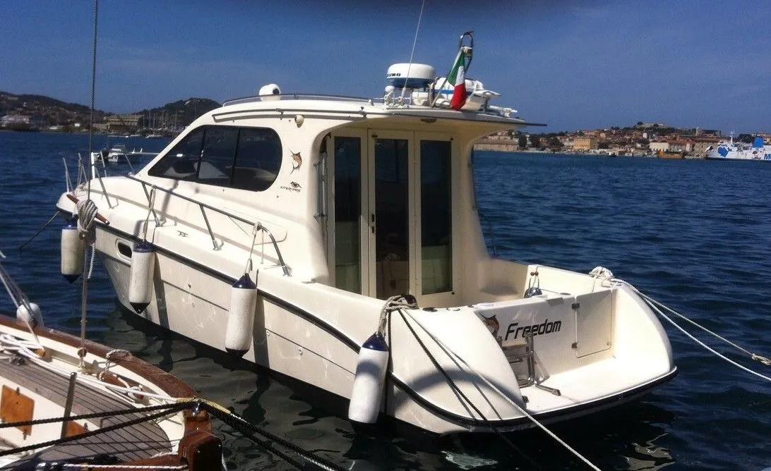 Rent a 9.4m Intermare 30 in Portoferraio