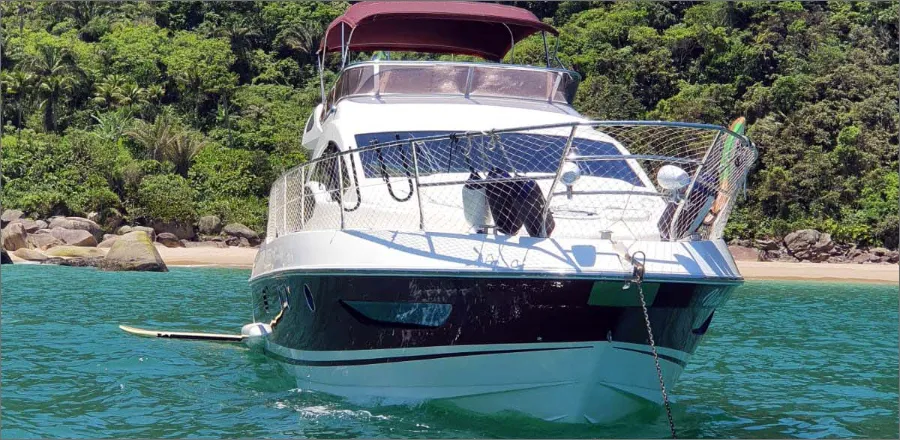 Charter a 14m Intermarine 43 in Guarujá