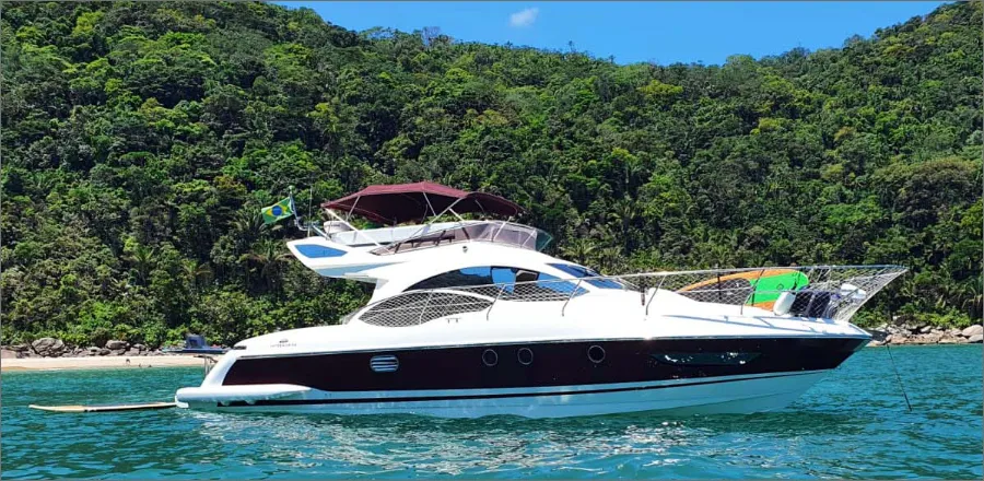 Charter a 14m Intermarine 43 in Guarujá