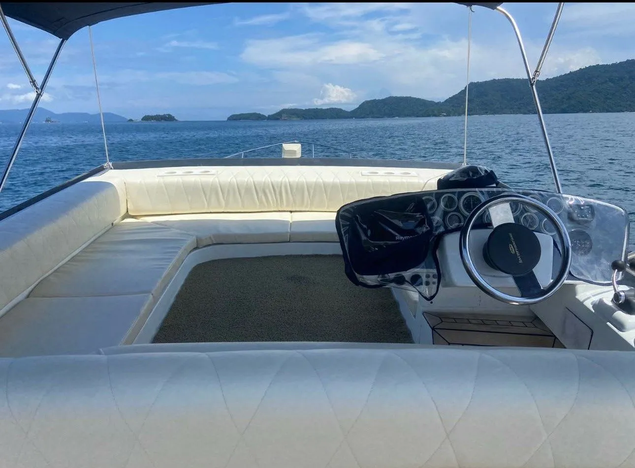 Explore Angra dos Reis on a 13.55m 2 Cabin Motor Yacht Rental