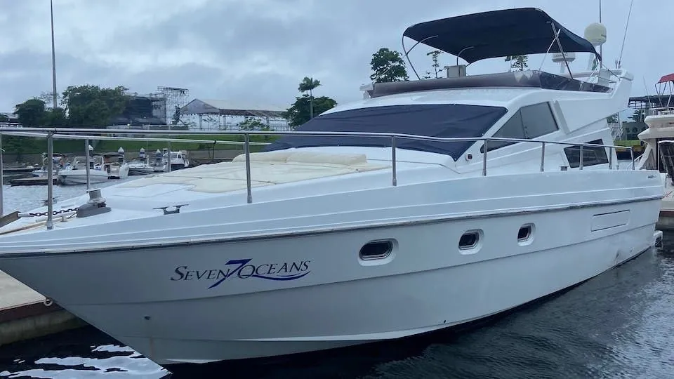 Rent a 13.55m Boat in Rio de Janeiro